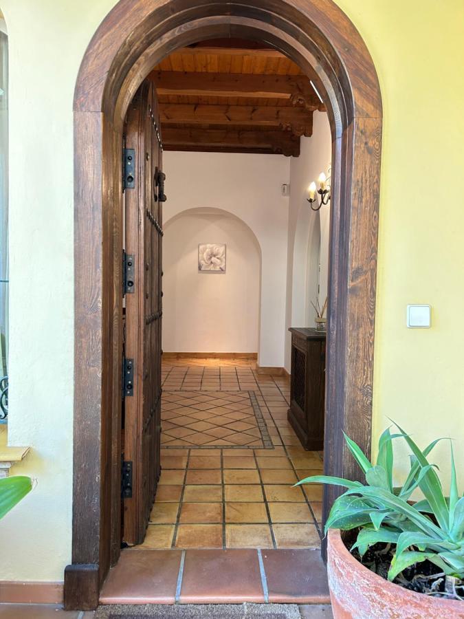 Villa Close To The Beach In Марбеля Екстериор снимка