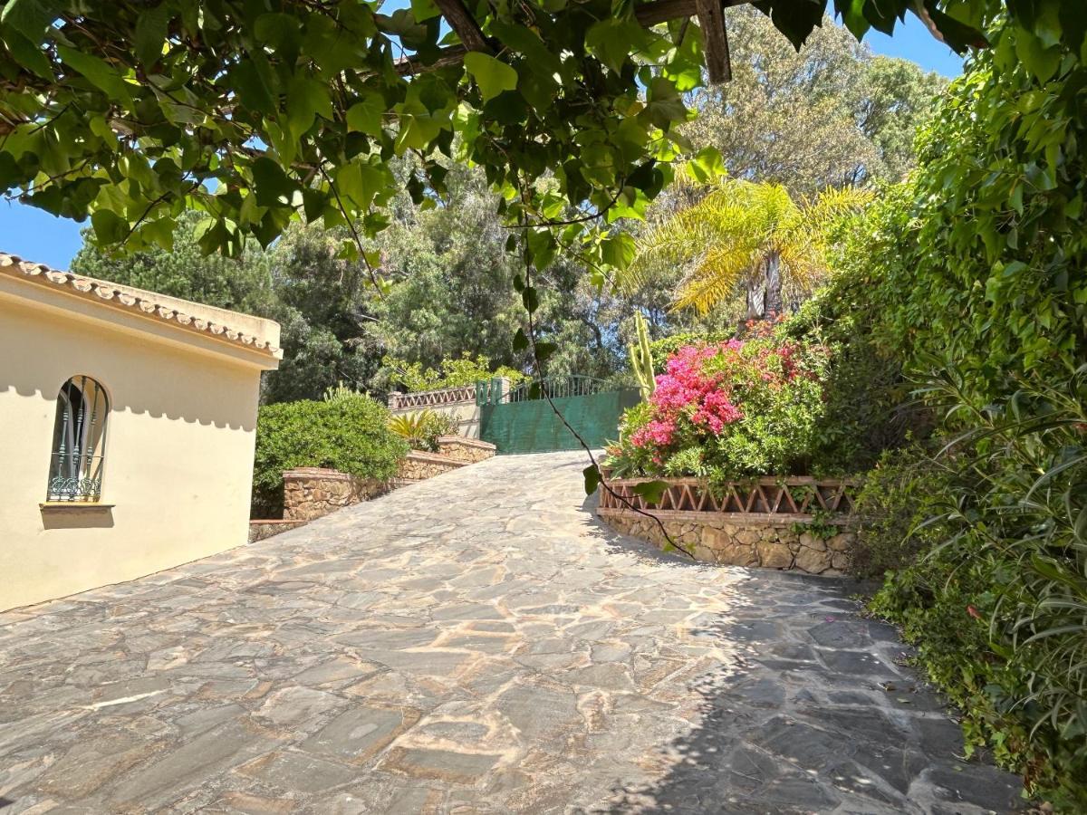 Villa Close To The Beach In Марбеля Екстериор снимка