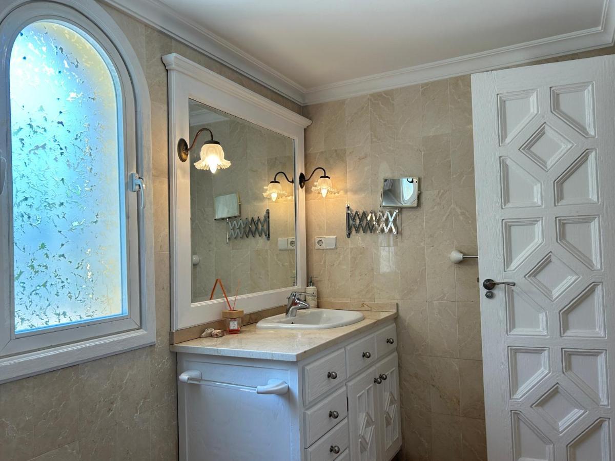 Villa Close To The Beach In Марбеля Екстериор снимка