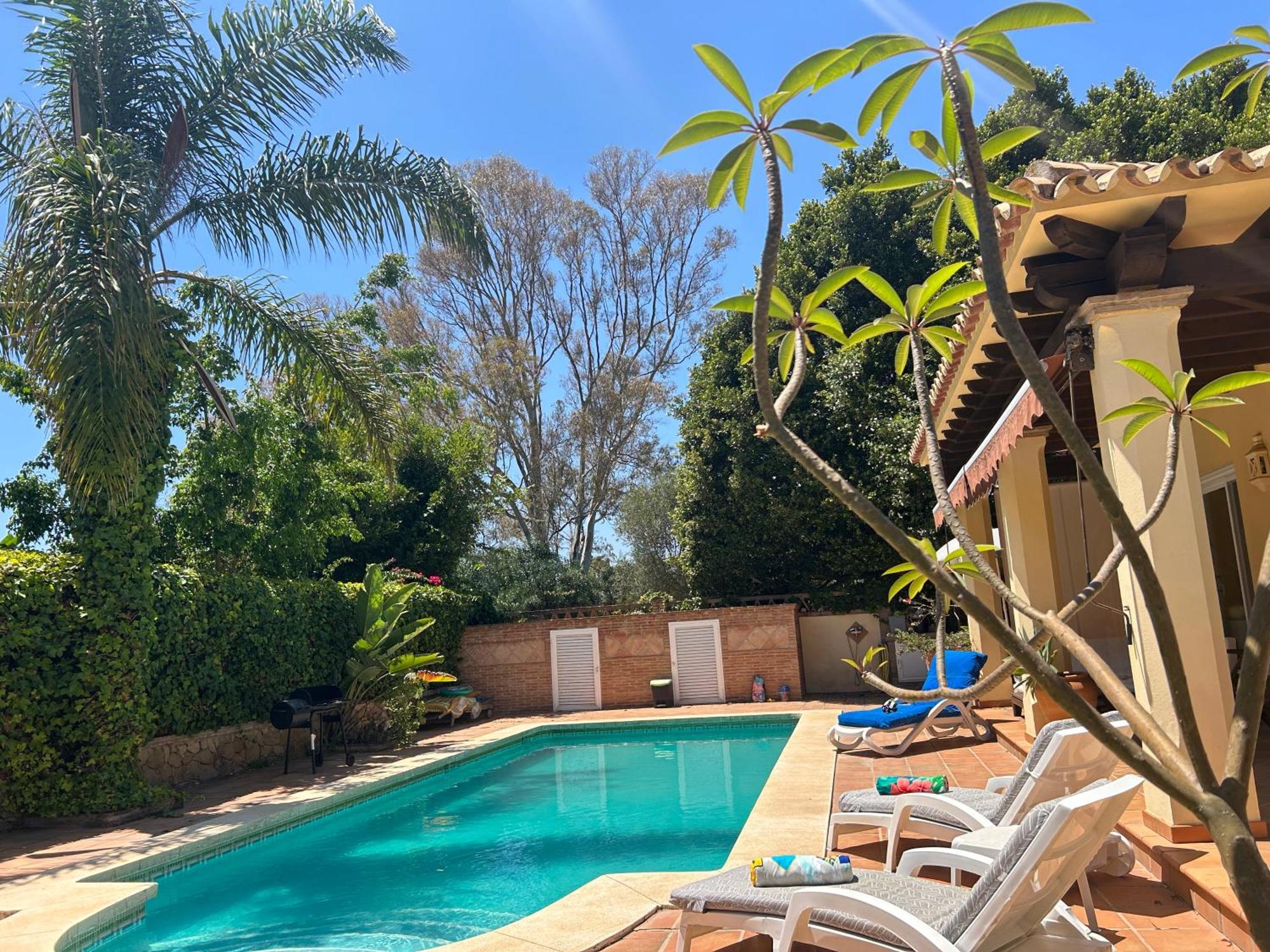 Villa Close To The Beach In Марбеля Екстериор снимка